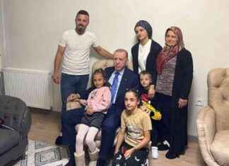 President Erdogan visits family in their new home news-27102024-005340
