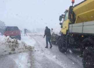 Rescue Operation Saves Izmir Residents Trapped on Spil Mountain rescue-operation-saves-zmir-residents-trapped-on-spil-mountain