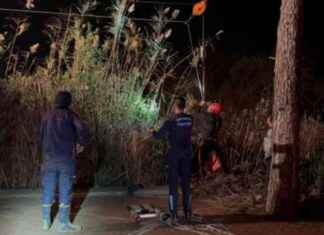 Bataklıkta Mahsur Kalan Kadın Vinçle Kurtarıldı: Dramatik Kurtarma Operasyonu bataklkta-mahsur-kalan-kadn-vinle-kurtarld-dramatik-kurtarma-operasyonu