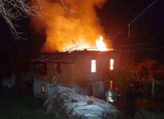 House Fire in Trabzon Engulfs Two-Story Home house-fire-in-trabzon-engulfs-two-story-home