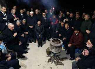 President Erdogan Visits a House of Condolences in Rize president-erdogan-visits-a-house-of-condolences-in-rize