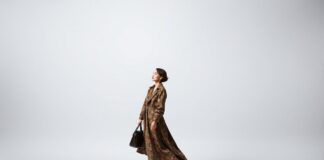 The Intersection of Art and Fashion: A Vibrant Fusion The Intersection of Art and Fashion: A Vivid Blend